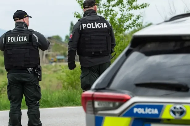 Pri čerpacej stanici na Ulici svornosti objavili telo mŕtveho muža