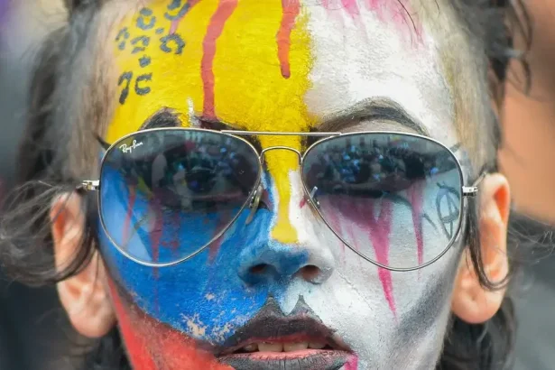 Protesty v Kolumbii kvôli odstráneným feministickým a LGBTQ dielam z múzea