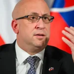 Ráž dlho odmietal diskusiu s Vallom, teraz pred ním stojí. Pôjde do súboja?