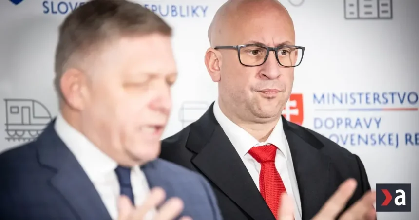Ráž je pred voľbami v mimoriadnej blamáži