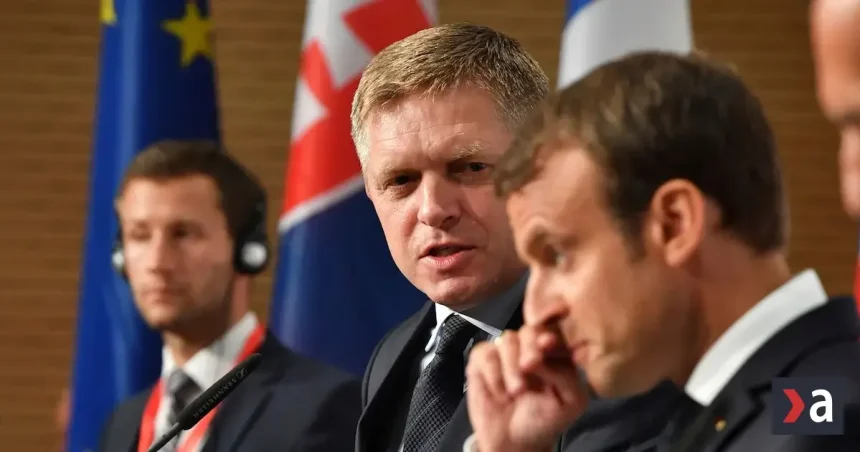 Robertovi Ficovi zrejme všetko zdemolujú Emmanuel Macron alebo Donald Trump