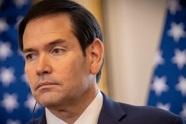Rubio po zlyhaní rokovaní nariadil iránskej delegácii opustiť USA