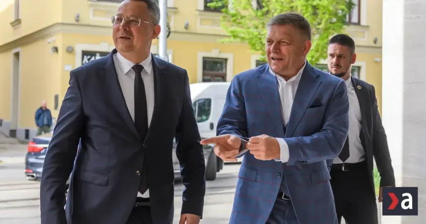 Skončí sa rozprávka o Ficovom sociálnom štáte? Za úroky dáme ročne ako za 20 nemocníc.