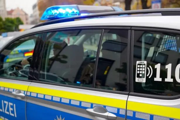 Skupina mladistvých brutálne napadla žiaka pred nemeckou školou