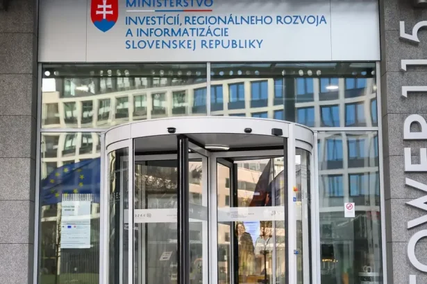 Slovensku hrozí prepad eurofondov na digitalizáciu, štát priznáva pomalé tendre