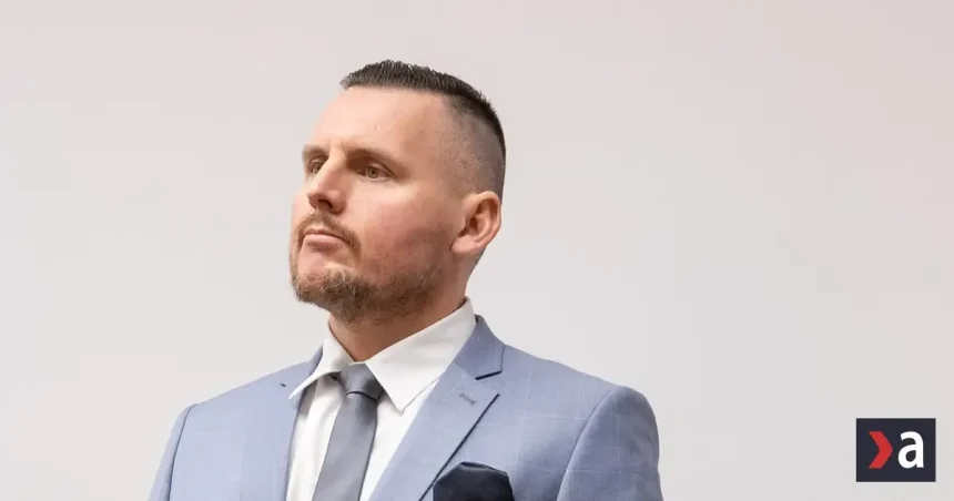Televízia sa dištancuje, odborník to odsúdil, organizátori reagujú: Bombica v ringu?