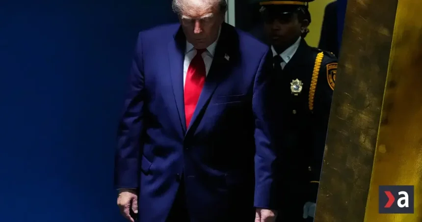 Trump hrozí Iránu úderom. Núdzové pristátie po zásahu pilota vyvolalo podozrenia