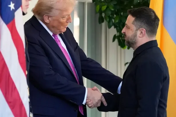 Trump odmieta pritvrdiť voči Rusku a viní Zelenského z neochoty ukončiť vojnu