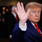 Trump po protestoch vo Francúzsku žiada uzavretie hraníc a kritizuje migráciu