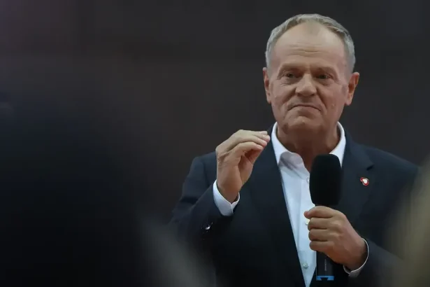 Tusk po telefonáte Stubba s Putinom: Prípravy mierových rokovaní konkretizujú