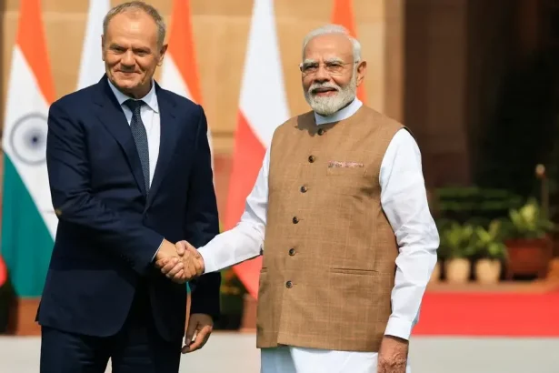 Tusk ponúka Indii Poľsko ako bránu do Európy, krajiny chcú spolupracovať aj v obrane