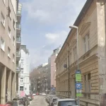 V centre Bratislavy uzavreli cestu, polícia varuje pred padajúcou stenou