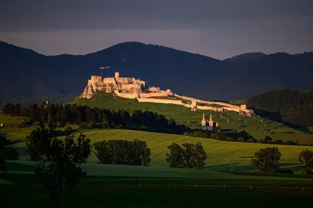 V nedeľu bude na oblohe prevažne zamračené