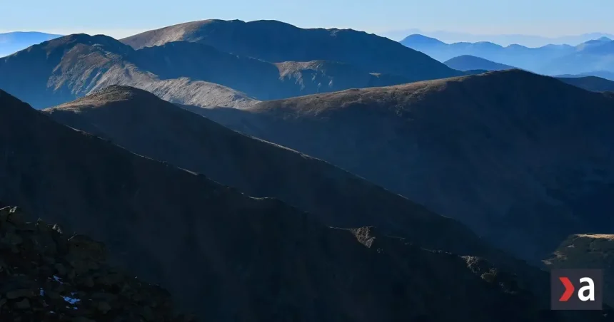 V stredu bude prevažne oblačno so slabými zrážkami. Najteplejšie bude na juhozápade.