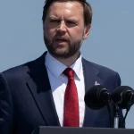 Vance varuje USA pred násilím spojeným s migráciou