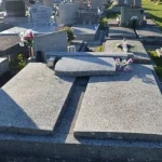 Vandali spustošili cintorín vo Vrútkach, poškodili až 40 hrobov