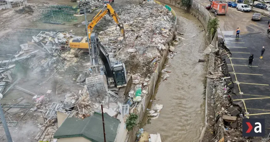 VIDEO: Záplavy v Istanbule majú už päť obetí, ďalší ľudia sú nezvestní