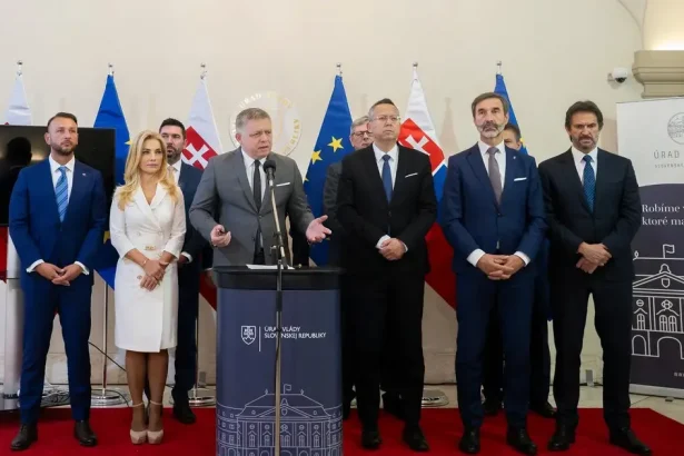 Vláda na 159. schôdzi prerokuje plán obnovy aj armádnu pomoc pri nedostatku pitnej vody