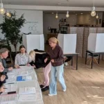 Voľby v dvoch obciach sprevádzali problémy: meškanie aj chybné lístky