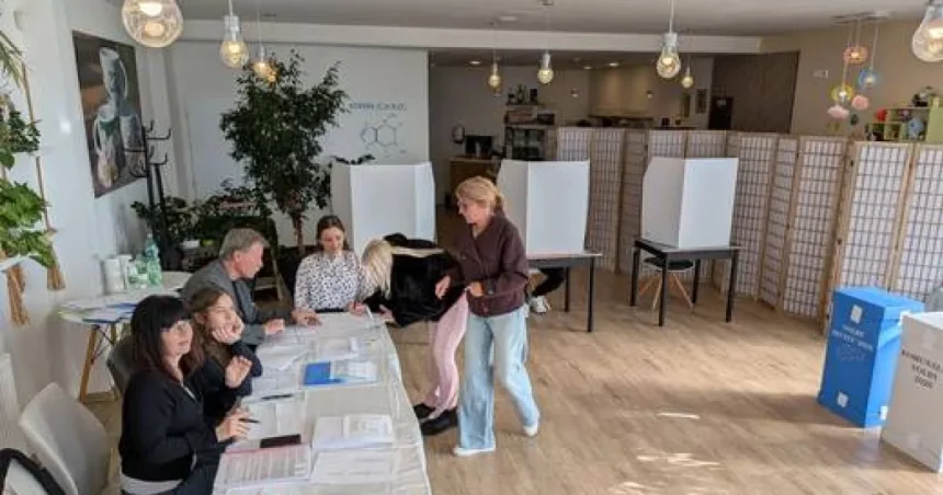 Voľby v dvoch obciach sprevádzali problémy: meškanie aj chybné lístky