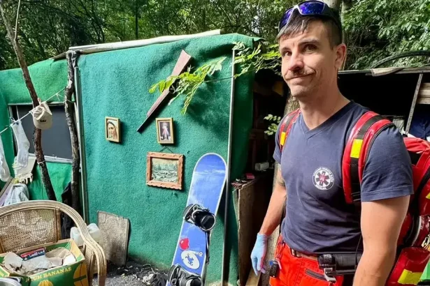 Záchranár čelil ďalšiemu útoku: dostal úder do tváre a bol pohryzený