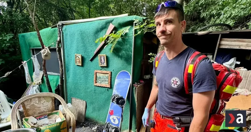 Záchranár čelil ďalšiemu útoku: dostal úder do tváre a bol pohryzený