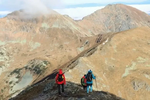 Záchranná akcia pod Ostrým Roháčom: Vrtuľník pomohol uviaznutej turistke