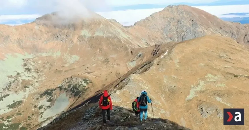 Záchranná akcia pod Ostrým Roháčom: Vrtuľník pomohol uviaznutej turistke