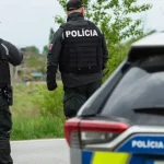 Zrážka kamióna a dodávky pri Lade: Cesta je neprejazdná